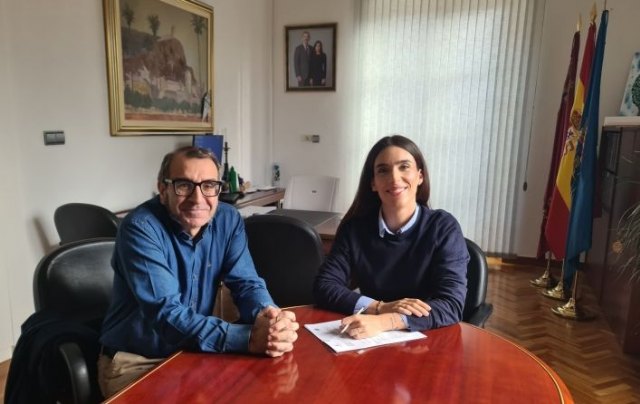 El Ayuntamiento de Alhama de Murcia y el IES Miguel Hernández firman un convenio de colaboración - 1, Foto 1