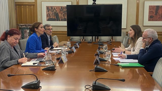 Reunión de la presidenta del Sindicato de Enfermería, Laura Villaseñor, con la ministra de Sanidad, Mónica García - 1, Foto 1