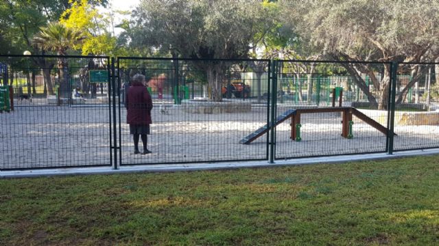 El Parque de la Compañía de Molina de Segura estrena el nuevo pipi can, sometido a una profunda remodelación - 2, Foto 2