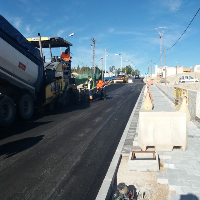 El Ayuntamiento de Molina de Segura llevará a cabo la reposición del firme de los polígonos industriales y la colocación en ellos de nuevos callejeros gigantes iluminados - 1, Foto 1