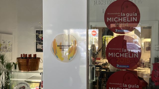 Restaurante Paredes dona su premio en las Jornadas Gastronómicas del Pimentón de Murcia en Lorca, a la investigación del cáncer infantil - 2, Foto 2