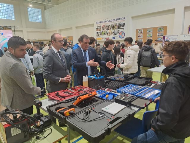 23 empresas y 2.600 alumnos participan en la III semana de la FP y el emprendimiento del CIFP Politécnico de Murcia - 1, Foto 1