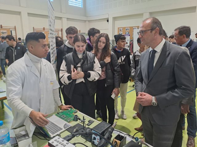 23 empresas y 2.600 alumnos participan en la III semana de la FP y el emprendimiento del CIFP Politécnico de Murcia - 2, Foto 2