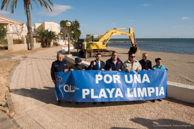 Los vecinos aplazan la manifestación en Murcia ante la llegada de las primeras máquinas a Los Urrutias - 2, Foto 2