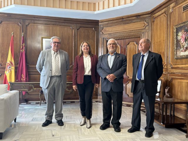 La presidenta de la Asamblea recibe al Hermano Mayor de la Real e Ilustre Cofradía del Santísimo Cristo de Los Mineros - 1, Foto 1