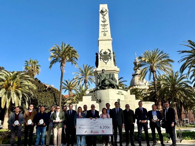 Esclerosis Múltiple de Cartagena y Comarca recibe el cheque solidario de la Carrera 10K Puerto de Cartagena - 1, Foto 1