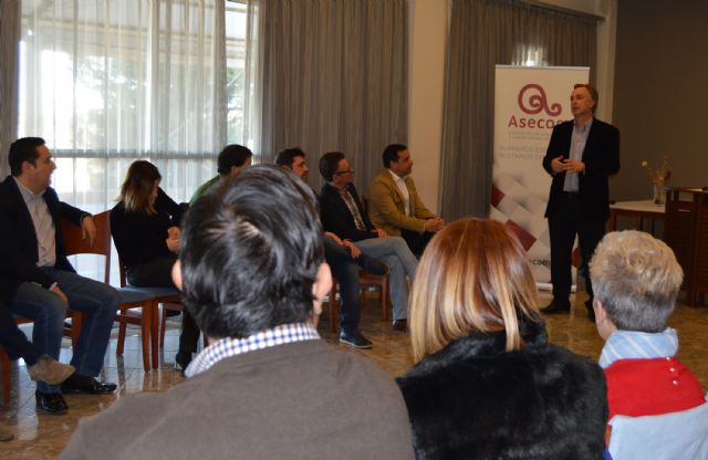 Bruno Dureux, presidente delCírculo de Economía de la Región de Murcia, participa en los Desayunos de ASECOM - 1, Foto 1