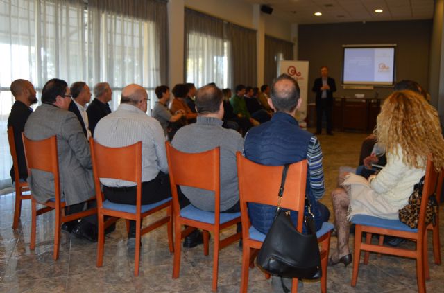 Bruno Dureux, presidente delCírculo de Economía de la Región de Murcia, participa en los Desayunos de ASECOM - 3, Foto 3