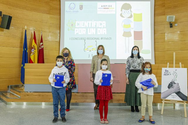 Entrega de premios del I concurso escolar regional Científica por un día - 1, Foto 1