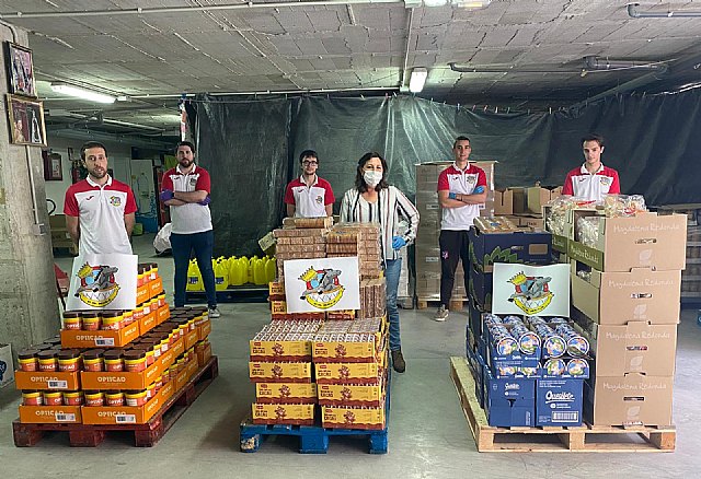 Donaciones al programa municipal de alimentos: Club Baloncesto Mula - 1, Foto 1