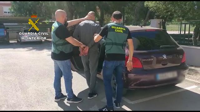 La Guardia Civil detiene a un experimentado delincuente como presunto autor de una quincena de robos en el interior de vehículos - 2, Foto 2