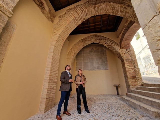 El alcalde de Lorca visita el porche de San Antonio tras la reciente actuación de urgencia realizada por el Consistorio debido a los desperfectos provocados por la lluvia - 2, Foto 2