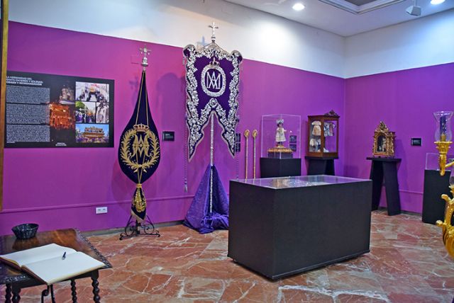 Procesiones Sevilla . La muestra que conmemora el cincuentenario de la Coronación de la Virgen de la Soledad de Gerena, abrió al público y se extenderá hasta el próximo 5 de mayo - 5, Foto 5