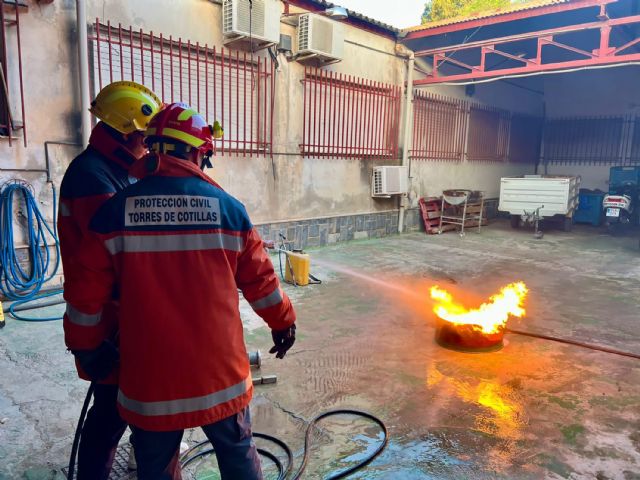 Los nuevos aspirantes se forman para ingresar en el cuerpo de Protección Civil - 4, Foto 4