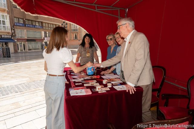 El Ayuntamiento de Cartagena recauda 1.040 euros para Cáritas - 1, Foto 1