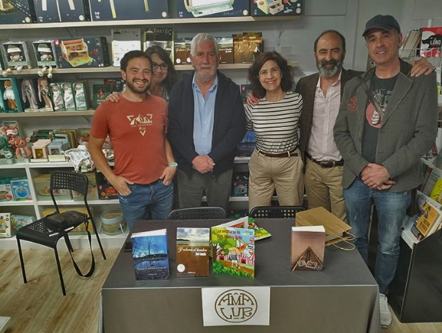 Las aventuras de Liam, Mona y Grillo se dan a conocer en la librería 'Amalur', del municipio vizcaíno de Arrigorriaga - 1, Foto 1