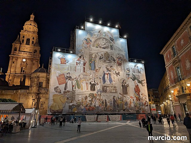 La lona de la Catedral no se ajusta a la legalidad por contener publicidad - 1, Foto 1