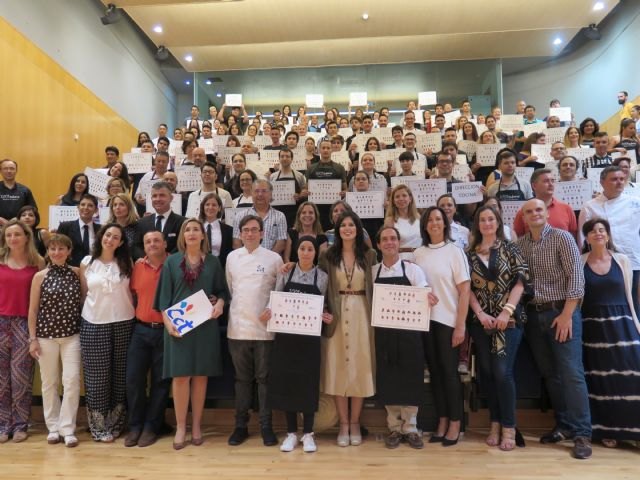 Más de 200 desempleados obtienen este curso una titulación oficial de cocina o sala en el Centro de Cualificación Turística - 1, Foto 1