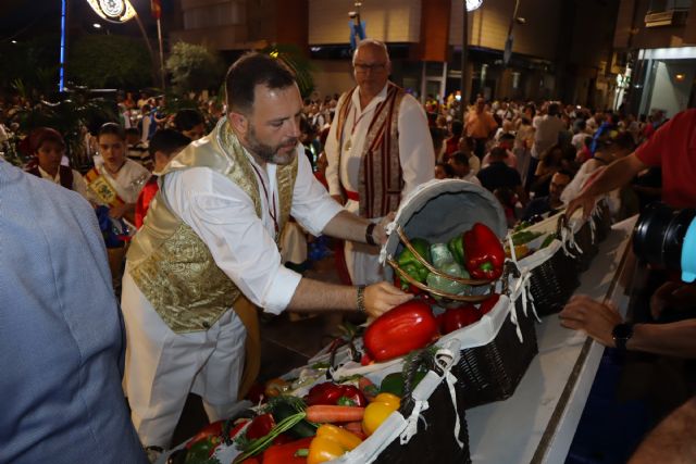 Los pinatarenses honran a San Pedro Apóstol en la tradicional Ofrenda de Frutos - 1, Foto 1