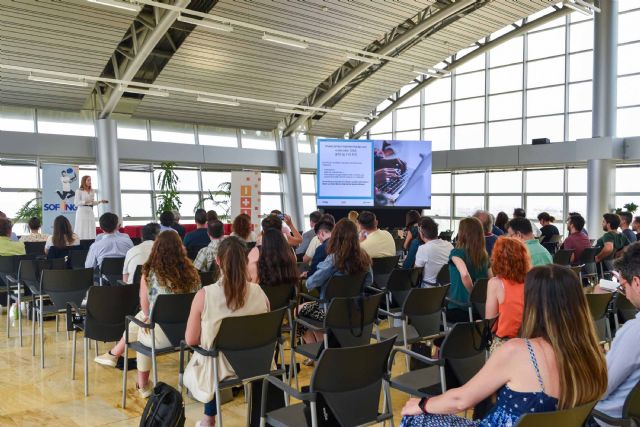 Las empresas levantinas reciben las claves para adaptarse a la alta velocidad que impone la tecnología - 1, Foto 1