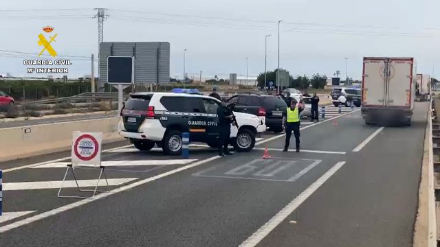 La Unidad de Seguridad Ciudadana de la Benemérita detiene a una veintena de personas - 3, Foto 3