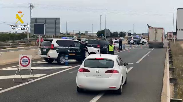 La Unidad de Seguridad Ciudadana de la Benemérita detiene a una veintena de personas - 4, Foto 4