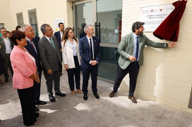 La Universidad de Murcia inaugura el Centro de Habilidades Clínicas 'Cirujana Doña Jamila', un espacio para reforzar la formación práctica del alumnado de Ciencias de la Salud La Universidad de Murcia inaugura el Centro de Habilidades Clínicas 'Cirujana Doña Jamila', un espacio para reforzar la formación práctica del alumnado de Ciencias de la Salud