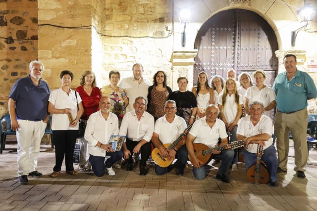 Magia y emoción en Granátula de Calatrava en una noche de poesía y música al amparo de la Iglesia Parroquial de Santa Ana - 1, Foto 1