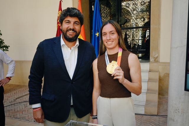 La Comunidad inicia los trámites para conceder la Medalla de Oro a la futbolista Eva Navarro - 1, Foto 1