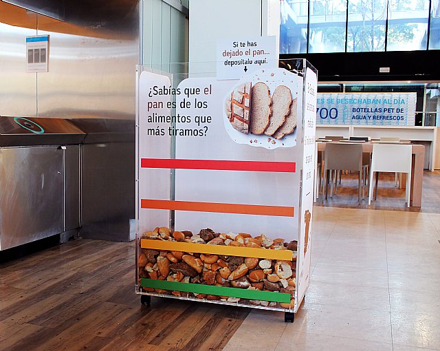 Sodexo Iberia recoge el pan desperdiciado para concienciar sobre los residuos alimentarios - 1, Foto 1