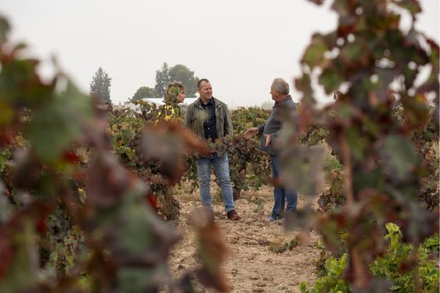 El CRDOP Jumilla comienza el rodaje del segundo capítulo de Diálogos de Arte y Vino, para diseñar una joya inspirada en el movimiento del vino - 2, Foto 2