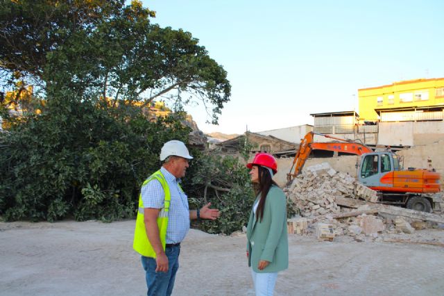 Derriban dos propiedades del solar donde se construirá el Centro de Salud de San Cristóbal en Lorca - 1, Foto 1