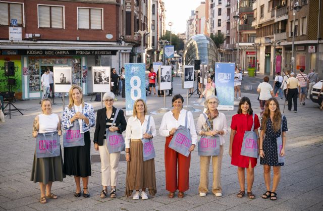 El octavo festival baffest saca a la calle la obra de 12 fotógrafas y afianza la ´txapela amarilla´ - 1, Foto 1