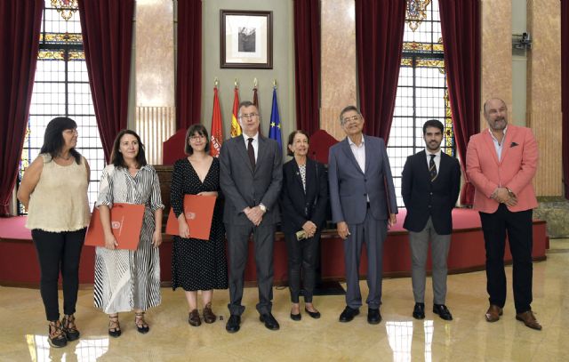 El alcalde de Murcia recibe a los premiados en la Semana Internacional de las Letras de la Región de Murcia - 1, Foto 1