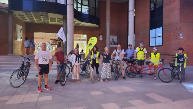 Protesta por la prohibición de Renfe para poder subir las bicicletas al tren - 3, Foto 3