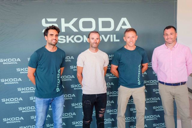 Alejandro Valverde arropa a los ciclistas murcianos de Skomovil antes de la Škoda Titan Desert Almería 2023 - 2, Foto 2