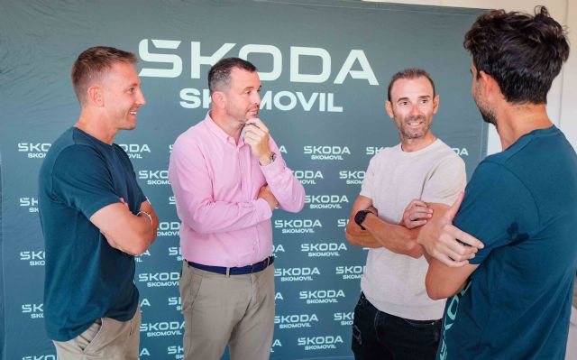 Alejandro Valverde arropa a los ciclistas murcianos de Skomovil antes de la Škoda Titan Desert Almería 2023 - 4, Foto 4