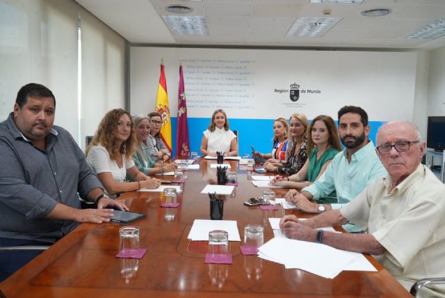 El lorquino Manuel Jódar, el proyecto Simeón de Cáritas y el programa intergeneracional de ISEN Formación reciben los 'Premios Mayores' - 1, Foto 1