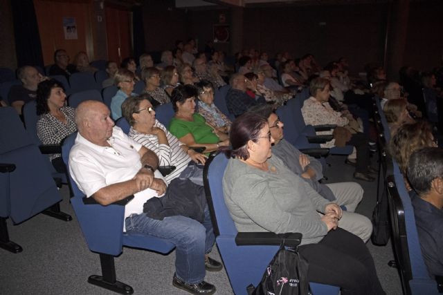 El certamen nacional de teatro amateur Juan Baño cierra su concurso con una oda en clave femenina al papel del cómico clásico - 5, Foto 5