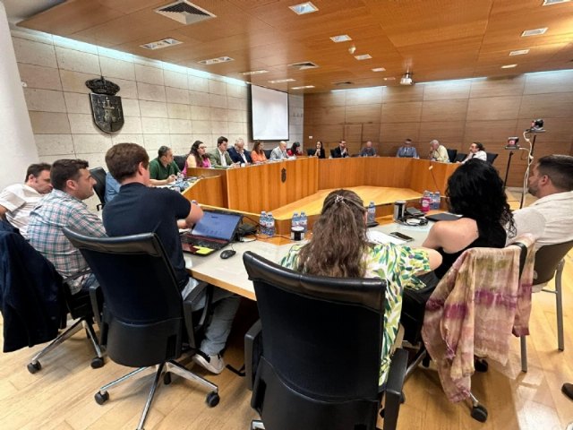 El Pleno de octubre recoge la toma de posesión de la nueva concejala del Grupo Municipal VOX, María Cristina Sáez, Foto 1