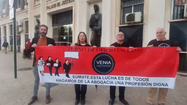 Podemos lleva a la Asamblea Regional las reivindicaciones de los abogados del turno de oficio - 1, Foto 1