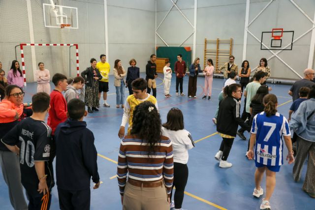 El IES Bartolomé Pérez Casas acoge las I Jornadas de Deporte Inclusivo 'Todos Jugamos' para fomentar la integración y el compañerismo entre el alumnado El IES Bartolomé Pérez Casas acoge las I Jornadas de Deporte Inclusivo 'Todos Jugamos' para fomentar la integración y el compañerismo entre el alumnado