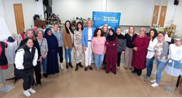 Diez mujeres de La Alberca adquieren competencias en el sector textil gracias a un curso del Ayuntamiento - 1, Foto 1