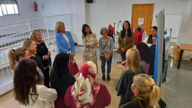 Diez mujeres de La Alberca adquieren competencias en el sector textil gracias a un curso del Ayuntamiento - 4, Foto 4