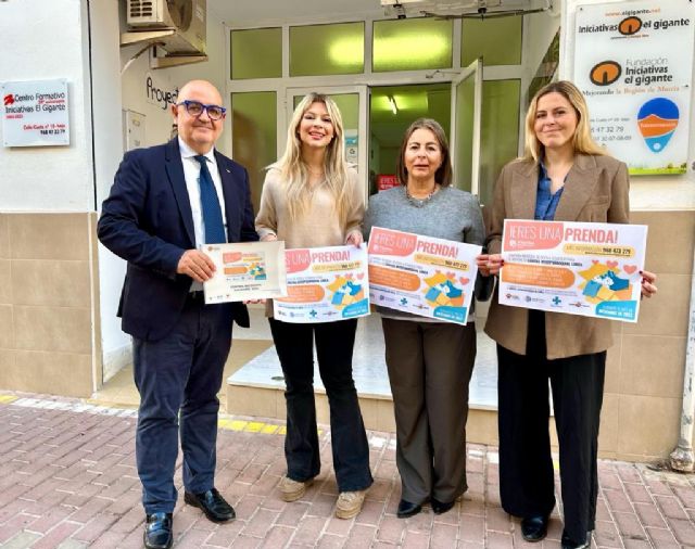 Lorca muestra su lado más solidario de la mano de la campaña de recogida de ropa a domicilio Eres una prenda, que se llevará a cabo durante el mes de diciembre - 2, Foto 2