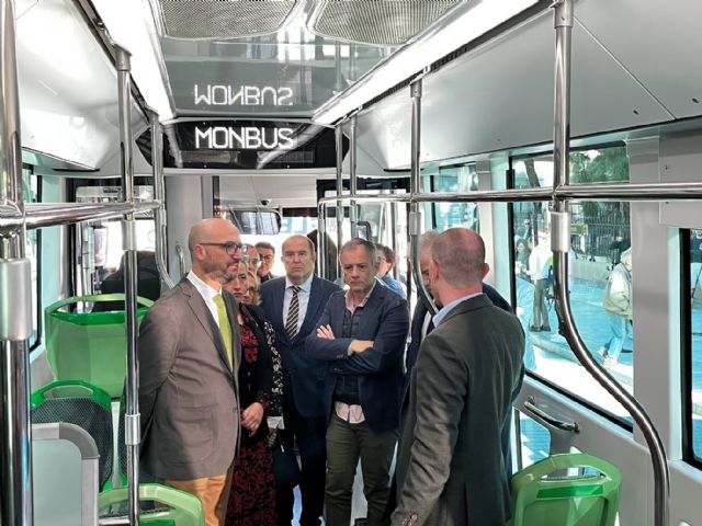 El Ayuntamiento refuerza su apuesta por el transporte público con los primeros autobuses eléctricos - 2, Foto 2