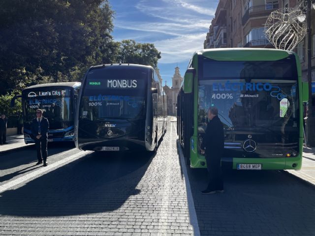 El Ayuntamiento refuerza su apuesta por el transporte público con los primeros autobuses eléctricos - 4, Foto 4