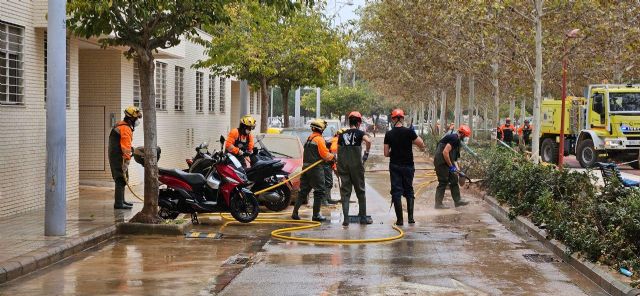 Los efectivos de ayuda de la Región tras la Dana realizan 279 intervenciones para colaborar en la reconstrucción de Algemesí, Picanya y Paiporta - 1, Foto 1