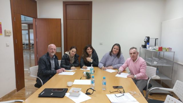 CCOO y UGT y la patronal de comercio COREMUR llegan a un acuerdo para desbloquear el convenio colectivo de comercio de la región de murcia - 1, Foto 1