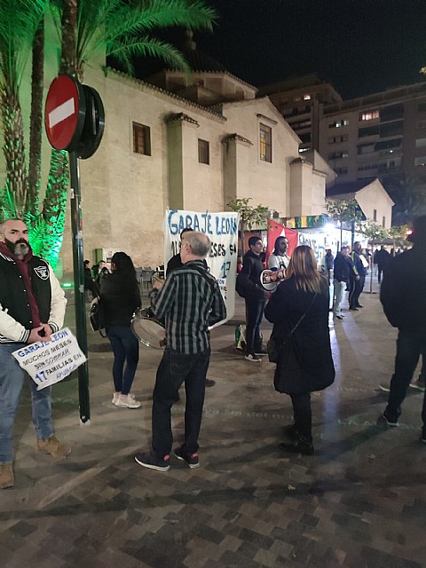 Trabajadores de Garaje León y Frente Obrero se concentran en el Paseo Alfonso X - 3, Foto 3